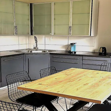 Apartment Charming In Near Schlosspark With Terrace