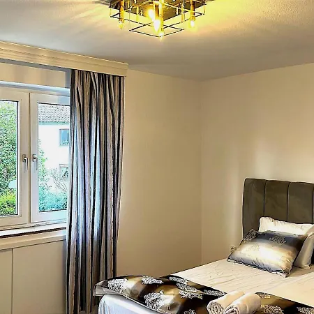 Apartment Charming In Near Schlosspark With Terrace