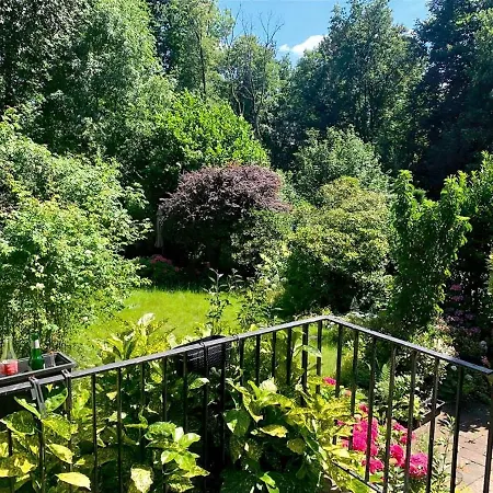 Charming In Near Schlosspark With Terrace Daire
